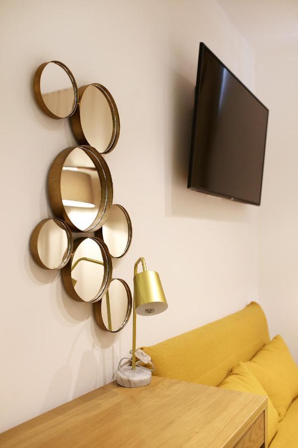 Apartment Whiterooms 12